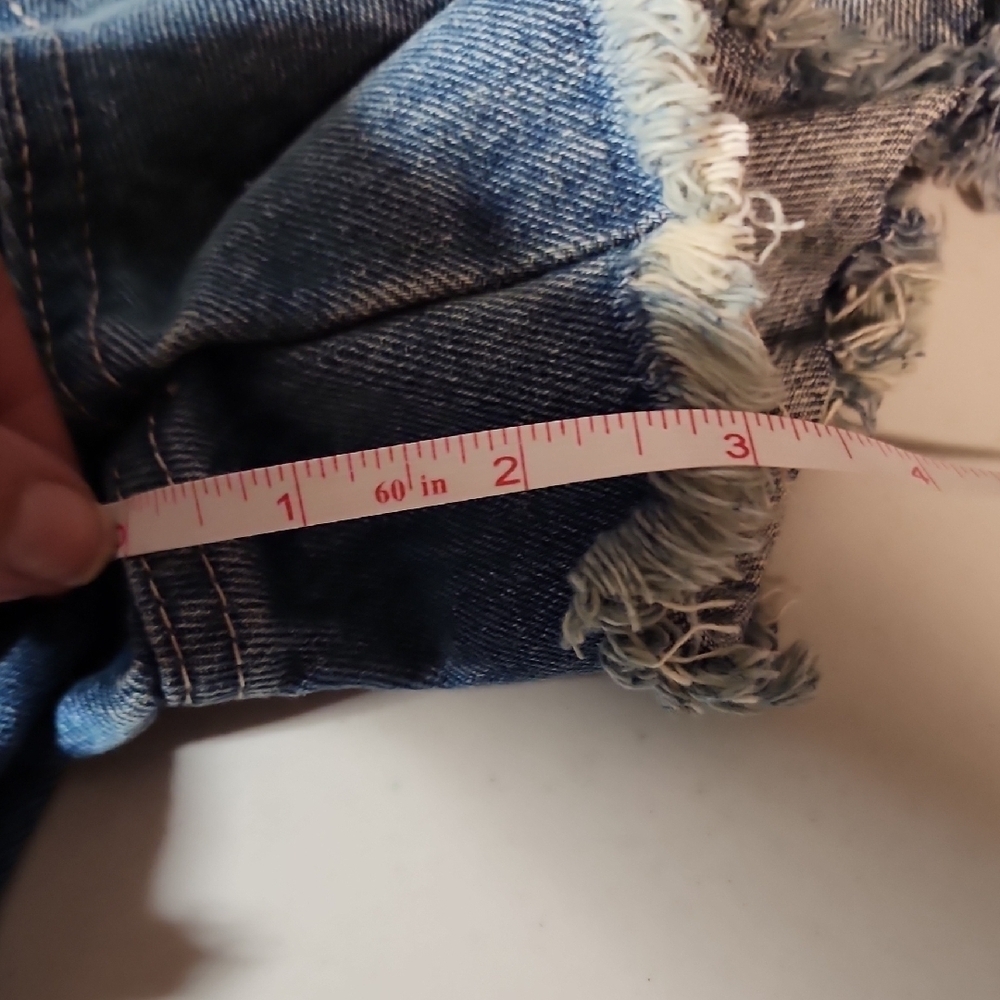 Austin Landing NWT Distressed Star-Studded Blue Denim Shorts - Picture 5 of 7
